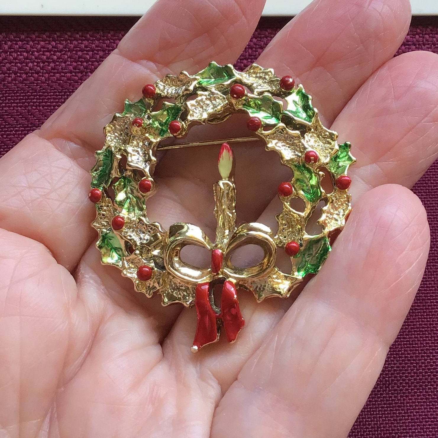 gold christmas wreath brooch