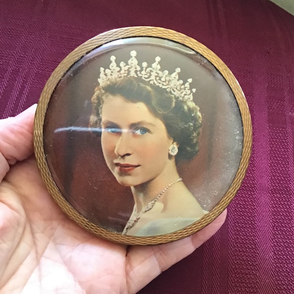 Coronation Souvenir Compact - Queen Elizabeth II/ Vintage Gold Compact/ Photographic  Souvenir/ Historic Memento - Unsigned Mascot