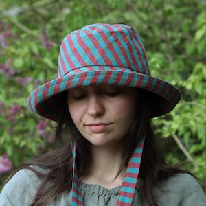 Organic Cotton Linen Sun Hat with Ties: Packable Bucket Hat