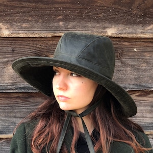 Green British Waxed Cotton Rainhat, Large brimmed rainhat, collapsible rainhat, women's rainhat, waterproof hat, autumn hat, pop up