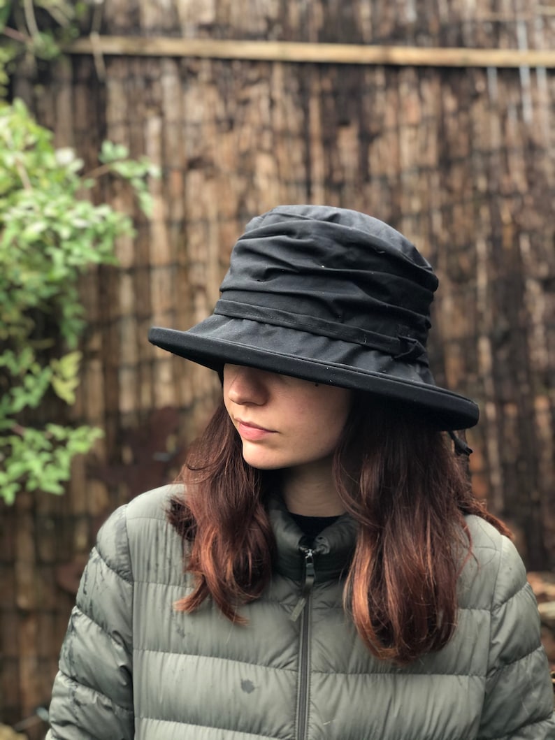 Noir chapeau de pluie en coton ciré britannique chapeau de pluie pour femme chapeau en coton ciré chapeau imperméable chapeau pop up chapeau imperméable pour femme image 1