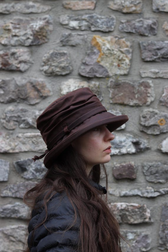 Chestnut Brown Waxed Cotton Rain Hat: British Waterproof 'April' Hat