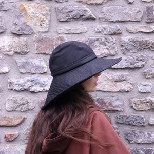 Black British Waxed Cotton Rainhat, Large brimmed rainhat, collapsible rainhat, women's rainhat, waterproof hat, autumn hat, pop up image 2