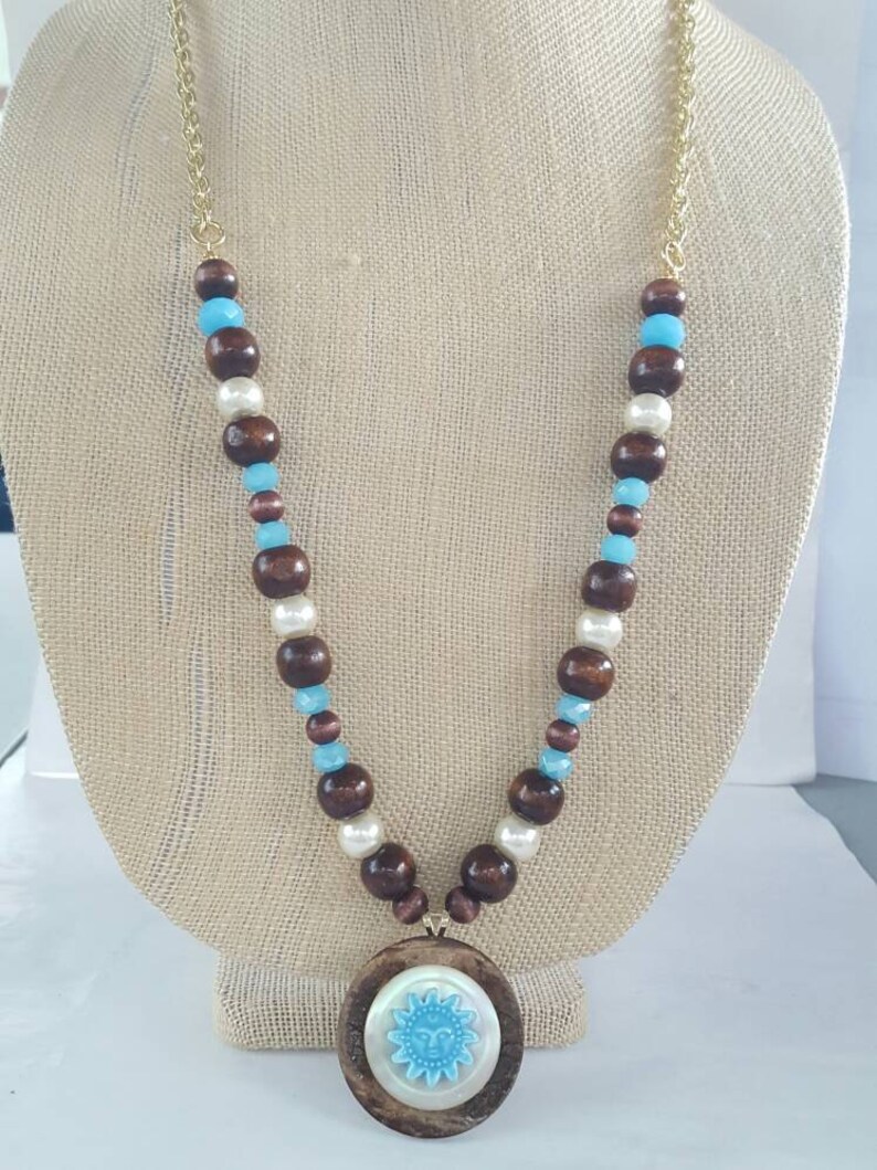 Buttons and Bead Sun necklace