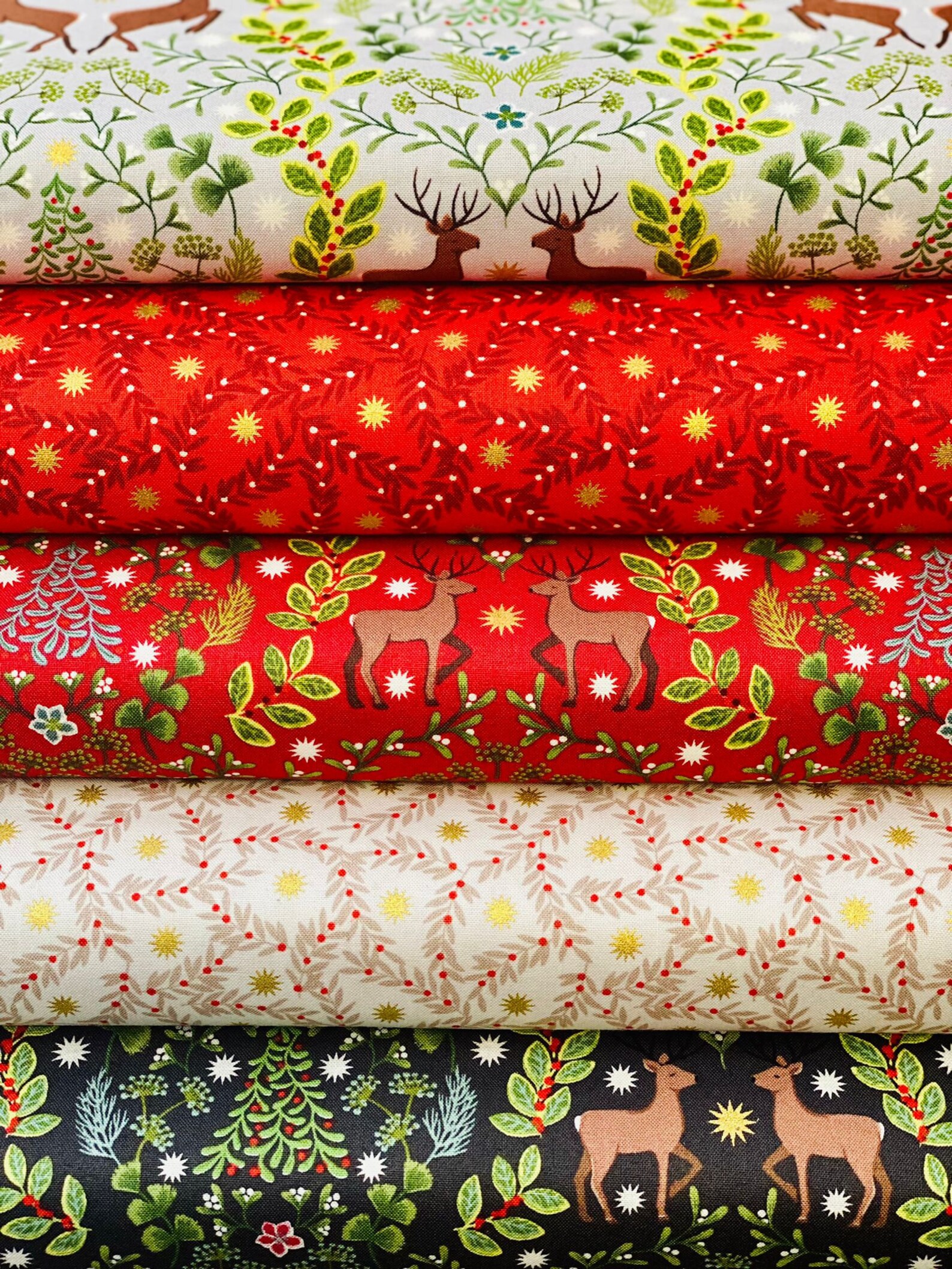 Christmas Fabrics Fat Quarters Bundle - Lewis & Irene - 100% Cotton ...