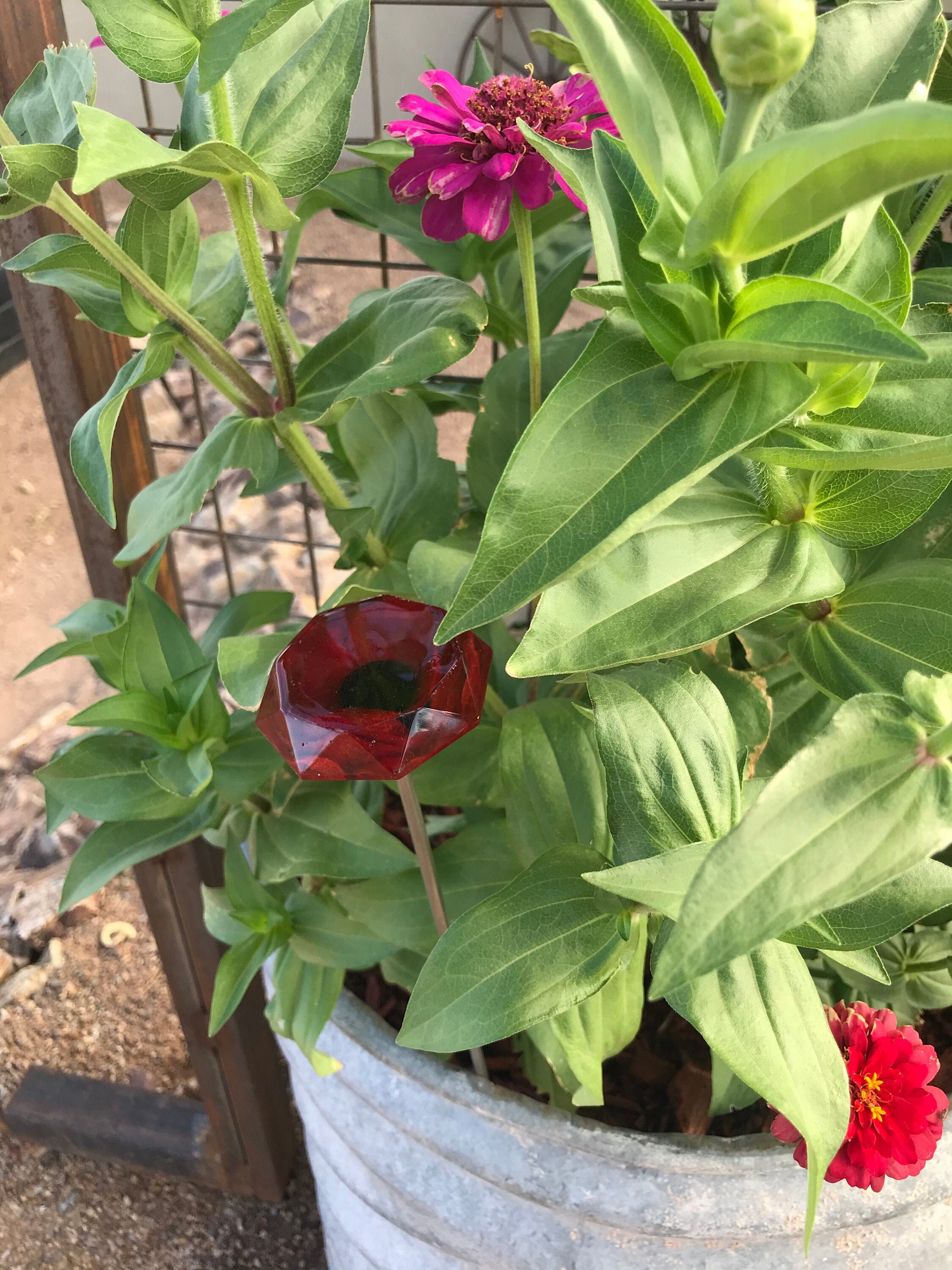 Estaca de jardín con flor roja para jardín de contenedores y | Etsy
