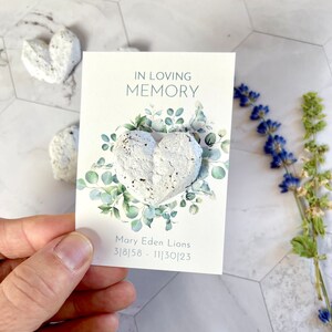 Funeral Keepsake Seed Bomb Cards. Eco-Friendly & Personalized Plantable Heart Cards. Recycled Paper Flower Seeds. Celebration of Life Favors afbeelding 2