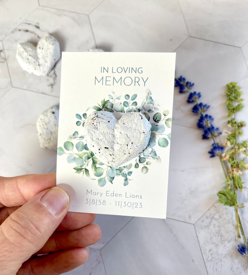 Funeral Keepsake Seed Bomb Cards. Eco-Friendly & Personalized Plantable Heart Cards. Recycled Paper Flower Seeds. Celebration of Life Favors afbeelding 2