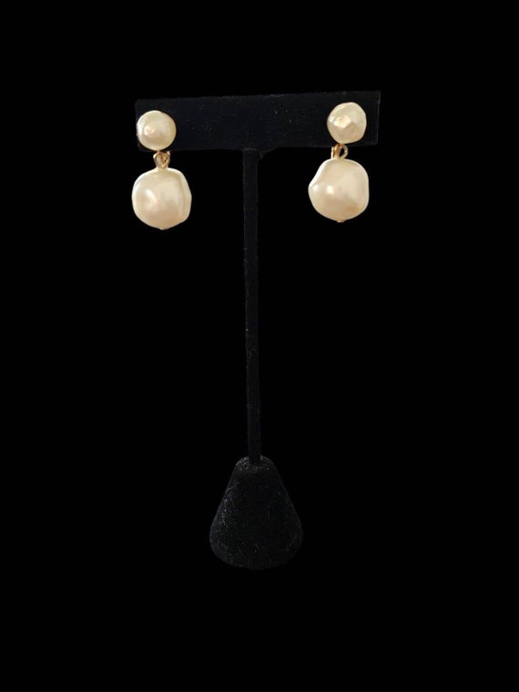 Vintage Marvella Faux Pearl Gold Plated Clip On S… - image 3
