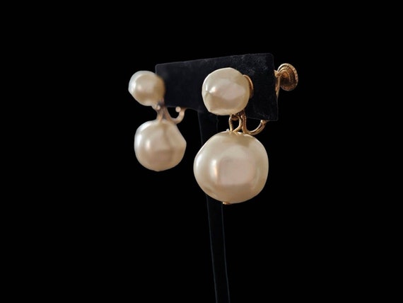 Vintage Marvella Faux Pearl Gold Plated Clip On S… - image 4