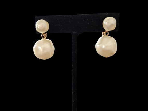 Vintage Marvella Faux Pearl Gold Plated Clip On S… - image 1