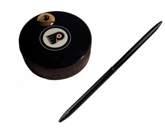 Philadelphia Flyers Auto Series Artisan Hockey Puck Desk Pen Holder With Our #96 Sleek Pen
