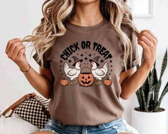 Chick or Treat Huhn PNG: Huhn Hexe mit Kürbisse Halloween T-Shirt Design (Digitaler Download) Süßes oder Saures