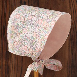 Sun Bonnet Babymütze Made with Liberty Fabrics Tana Lawn Michelle Pink Bild 3