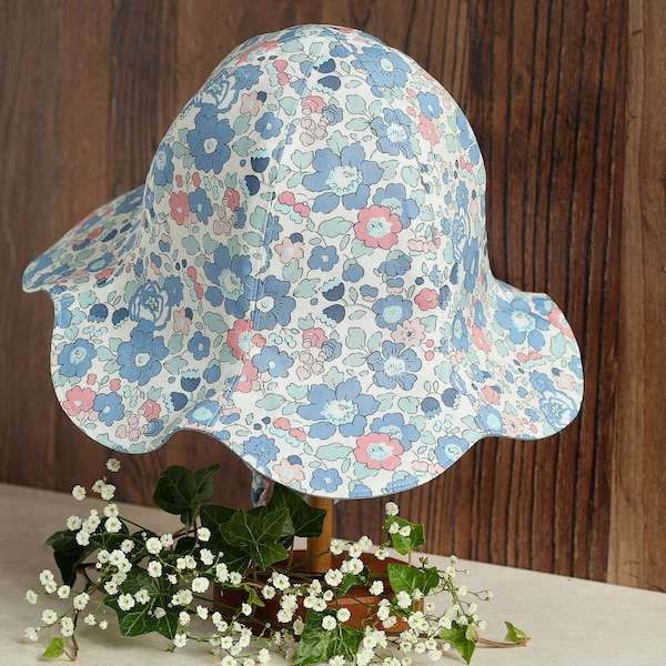 Chapeau de soleil pour filles - Chapeau en coton - Fabriqué avec des tissus Liberty Tana Lawn Betsy Blue