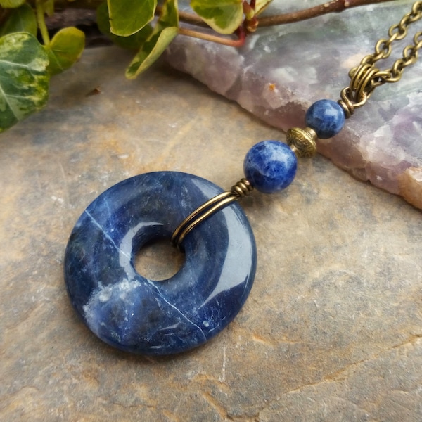 Sodalite Pendant Necklace, Blue Stone Necklace, Pi Stone Pendant, Boho Layering Necklace, Healing Crystal Necklace, Protection Necklace