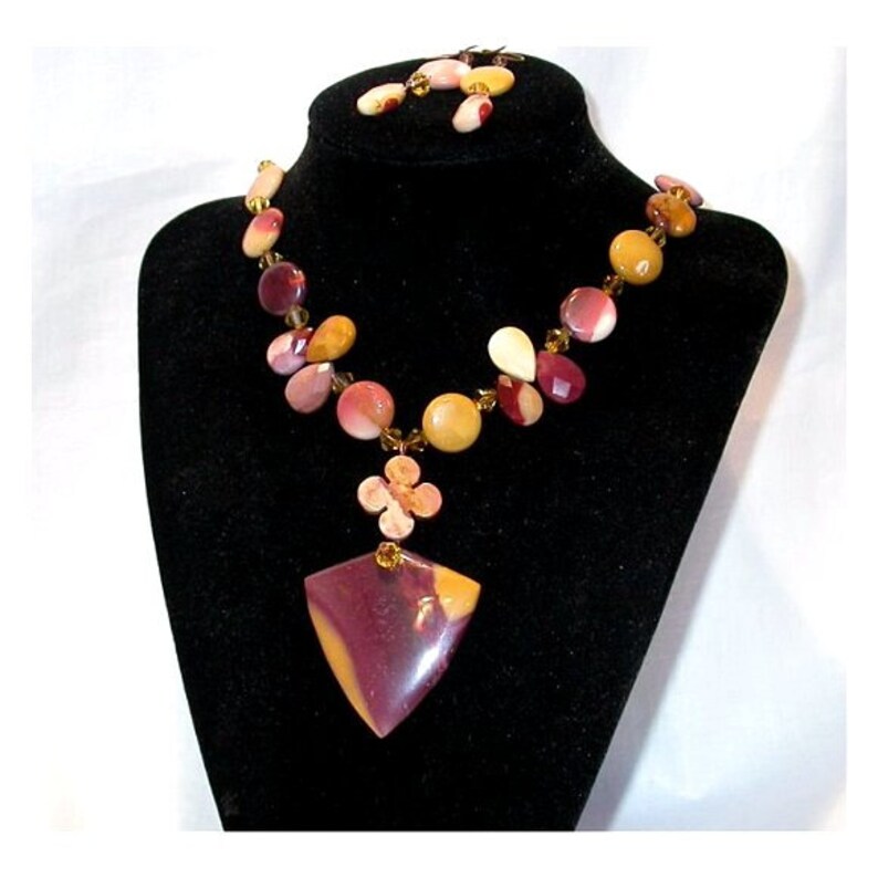 Hand Made Show stopper Celebrity Necklace Original designer necklace Mookaite Gemstone Multi-Color Faceted. the wonderful gemstone image 4