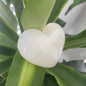Flat White Onyx Heart