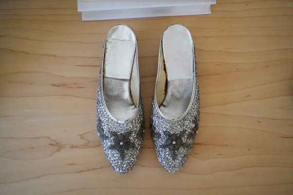 50s 60s Women's 6 Silver Sequin Beaded Slides Sli… - image 4