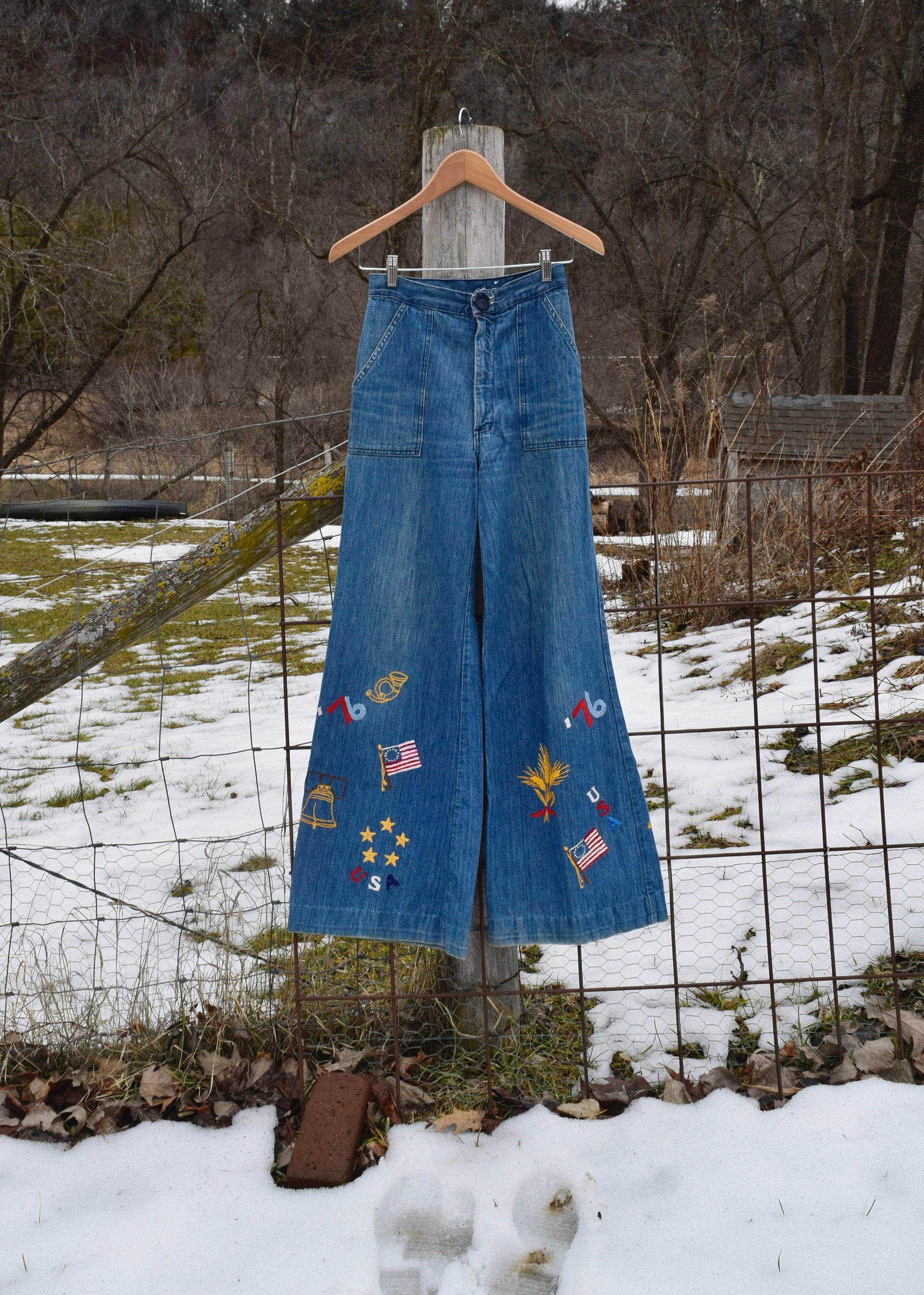 RARE 1976 26x31 Embroidered Bicentennial Ultra High Rise Wide Leg 