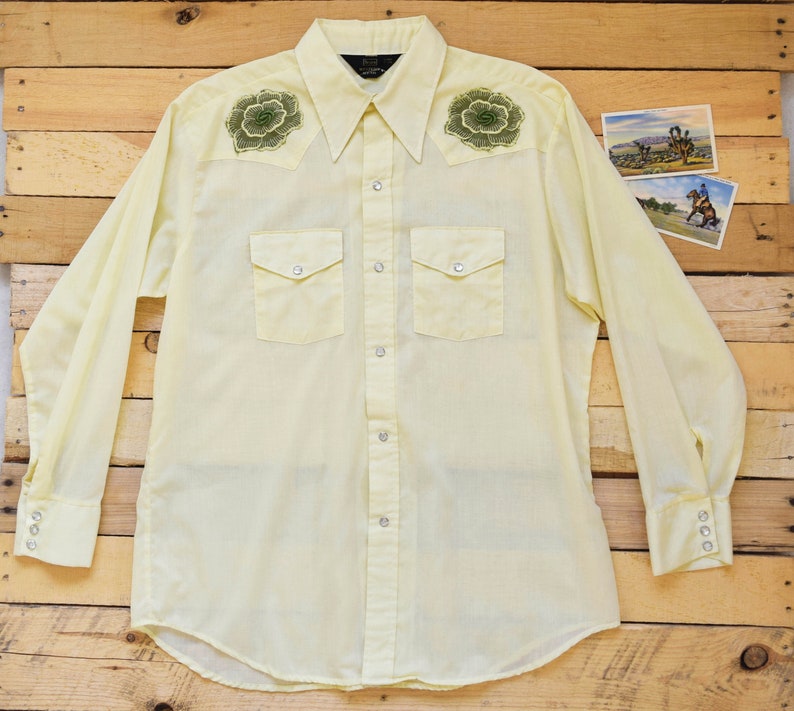 70s Men/'s XL SEARS Western Wear 17-17 12 Light Yellow with Green Roses Vintage Western Pearl Snap Dress Shirt Cowboy Long Dagger Collar