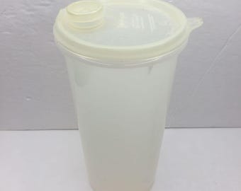 Pichet à jus Tupperware vintage 6,5 po. Couvercle blanc transparent assorti 261-15