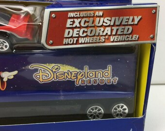 Mattel 2001 Hot Wheels Pavement Pounder Disneyland Resort Hauler