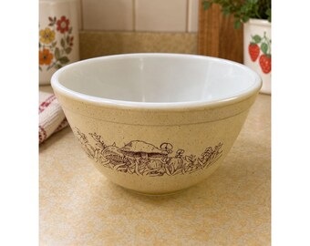 Pyrex Forest Fancies #401 Mushroom Print 750 Milliliter Mixing