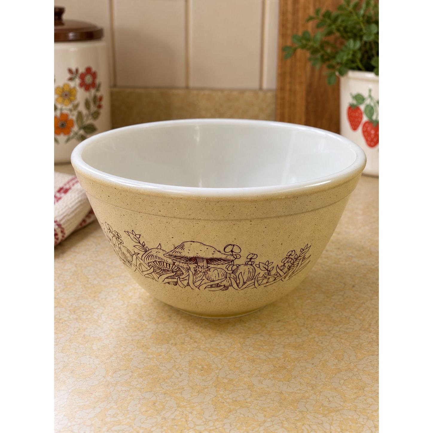 Pyrex Forest Fancies #401 Mushroom Print 750 Milliliter Mixing