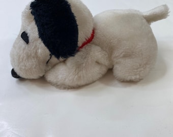 Peluche vintage de Snoopy, perro de RCP, con lazo rojo, peluche coleccionable.