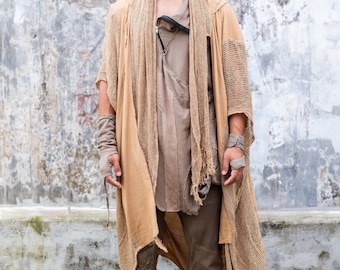 Seishin Cape Gold - Dünenumhang, Kapuzencape, Ritualgewand, Festivalumhang, Leinenschicht, Nomadenoutfit, futuristische Kleidung, Wüstenkrieger