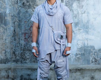 Pantalones capri Yugen: Ropa técnica de ceniza espectral, atuendo de ninja cibernético