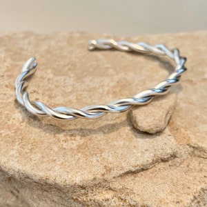 Sterling silver cuff bracelet, twisted cuff bracelet, stackable silver bracelet, stackable cuff, simple bracelet, silver bracelet, boho chic afbeelding 4