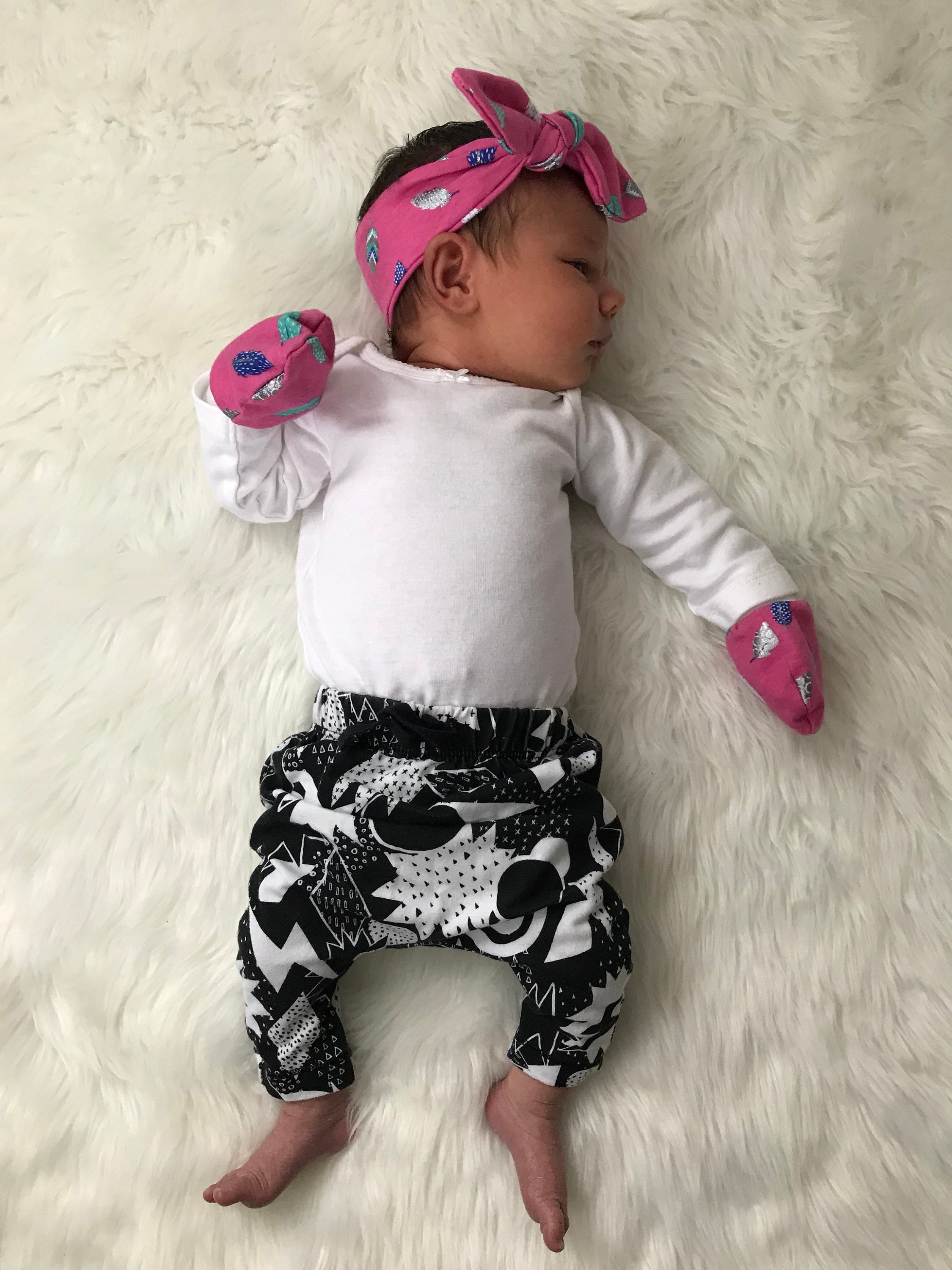 tiny baby scratch mittens