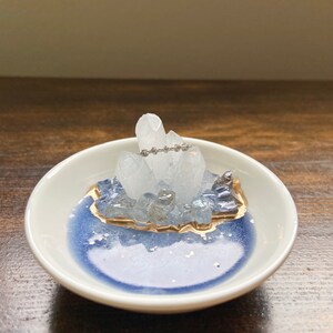 Small Resin Crystal Geode Ceramic White Ring Dish image 4