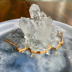 Small Resin Crystal Geode Ceramic White Ring Dish image 3