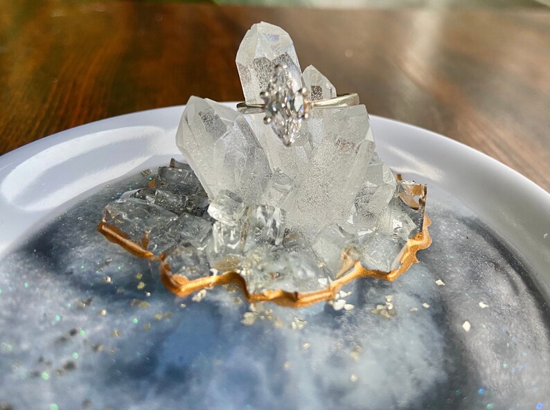 Small Resin Crystal Geode Ceramic White Ring Dish image 3