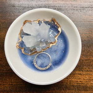 Small Resin Crystal Geode Ceramic White Ring Dish image 5