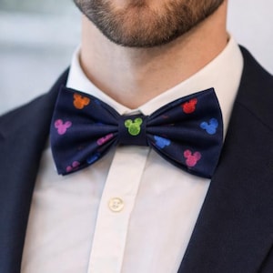 Noeud papillon bleu foncé Disney Mickey Mouse, Noeud papillon de mariage, Noeud papillon pour hommes, Noeud papillon pour femmes