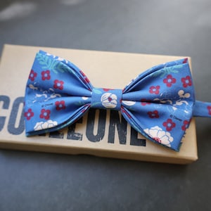 Disney Retro Mickey & Minnie Handmade Mouse Bow Tie, Blue Bow Tie, Wedding Bow tie, Bow tie for men, Bow tie for women.