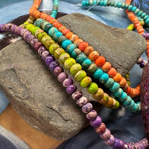 Rondelle de perles de jaspe sédiments marins 4,5 mm environ Perles de pierres précieuses de jaspe Belles perles orange rouge bleu violet vert Choisissez la couleur trou de 1 mm