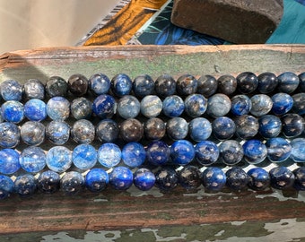 Perles rondes lisses en cyanite bleues naturelles rustiques coupées à la main, 8 mm environ, perles de pierres précieuses bleues, perles rondes en cyanite