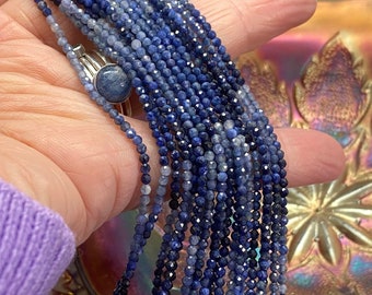 Sweet faceted Ombre Sapphire Tiny Beads 2.6mm - 32cm strand