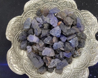 Rare Tanzanite Natural Raw Rough Cut Nugget Chip Beads 6-9mm approx Blue Gemstone Irregular Cut Beads / Freeform Tanzanite Gemstone 3 bead
