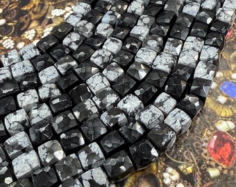 Super sprankelende handgesneden spinel- en sneeuwvlokobsidiaan gefacetteerde kubuskralen / 7-8 mm / zwarte edelsteenkubuskralen