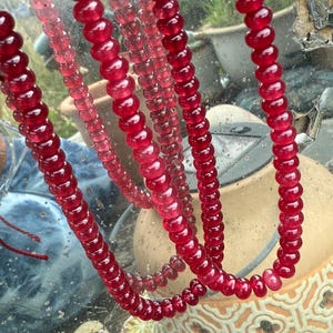 Calcedonio, gemma liscia e vibrante color rosso rubino, perline a rondella da 6 mm, perline da 1 mm, foro da 1 mm