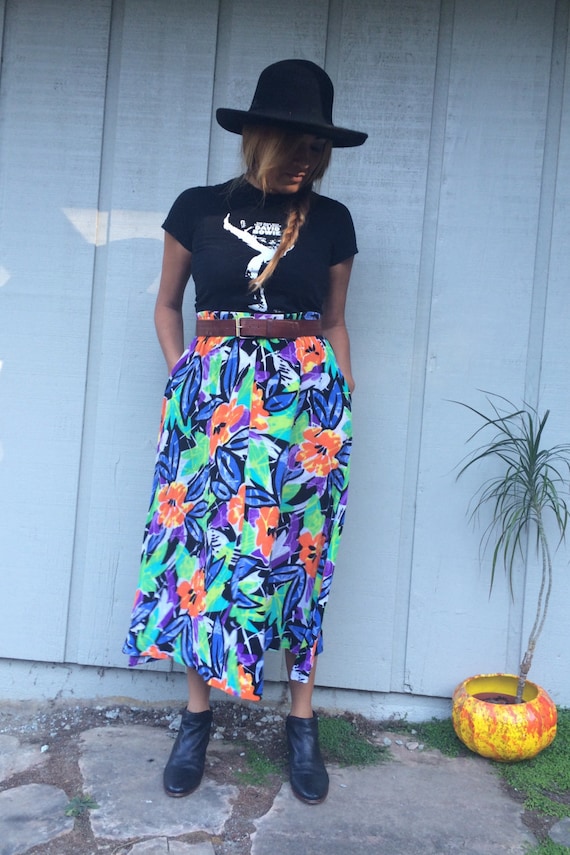 80s Floral tropical skirt with side pockets and back split in pink size 12 for Women by Pure Argenti Vintage work Clothes B1-2026