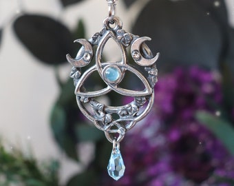 Elven triquetra necklace with natural blue calcedony, celtic knot necklace, trinity knot, pagan jewelry, wiccan amulet