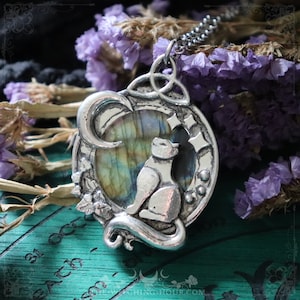 Colgante grande de gato y luna creciente, adornado con labradorita natural, joyería fina de peltre.