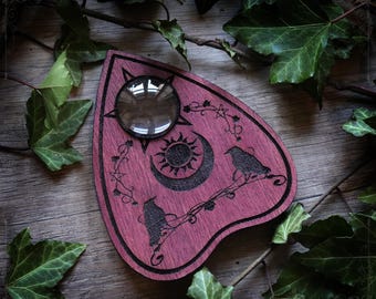 Wooden ouija planchette, engraved with ravens and painted in dark red, spiritualism practice, to use with a spirit board